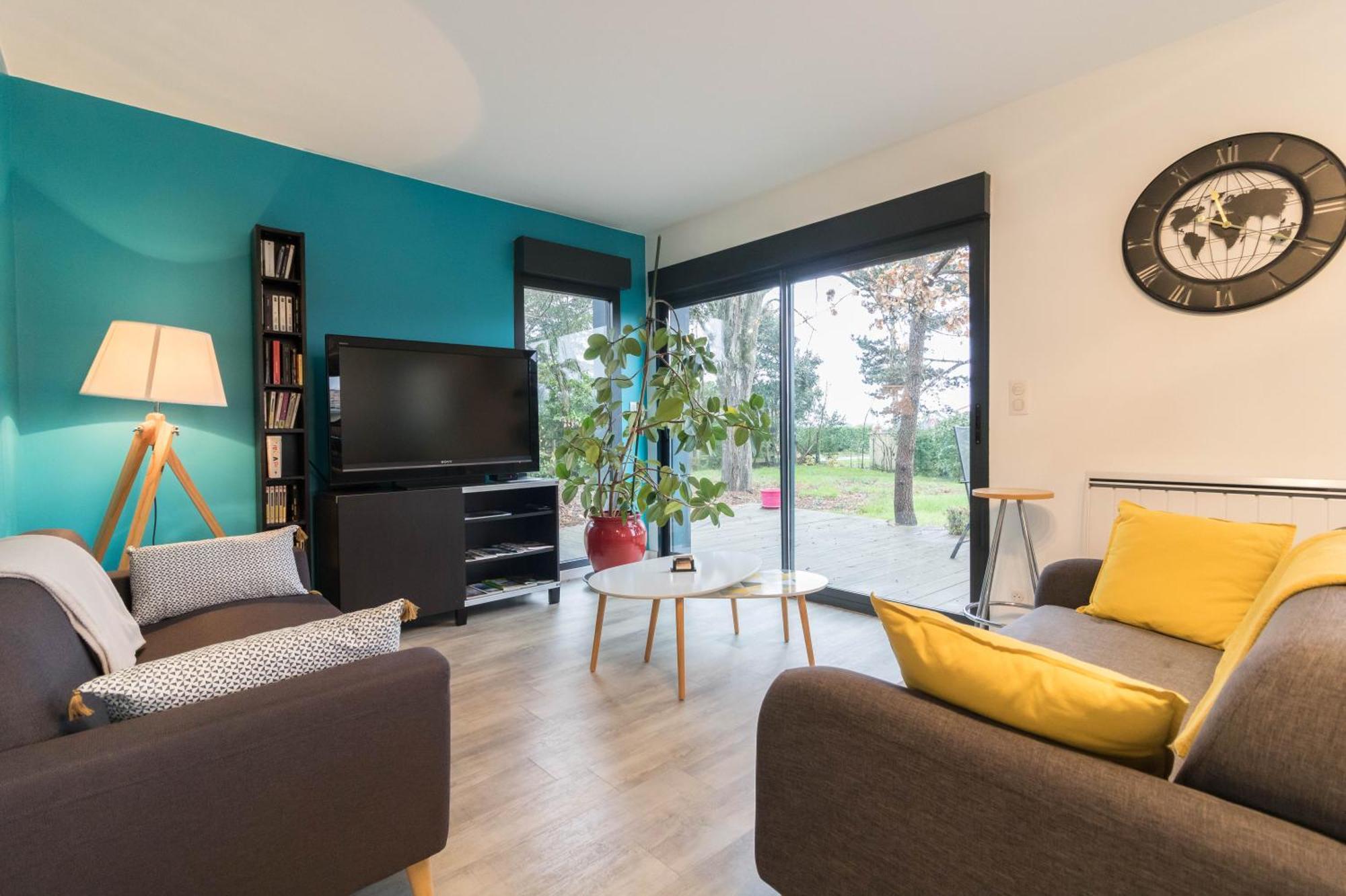D'hote Le Cedre Bleu Bed & Breakfast